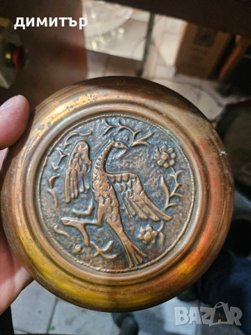 Винтидж медно-месингова кутия за бижута с релефен паун, ръчна изработка, 424 г