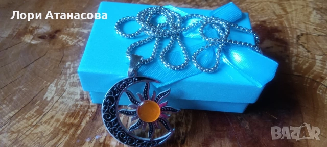 Модерно колие с висулка във формата на полумесец и слънце, снимка 2 - Колиета, медальони, синджири - 54005730