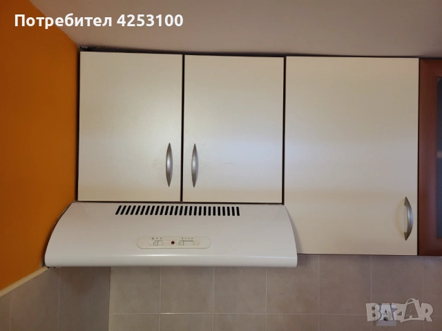 Продавам кухненски шкафове заедно с печка комбинирана, снимка 3 - Шкафове - 54328508