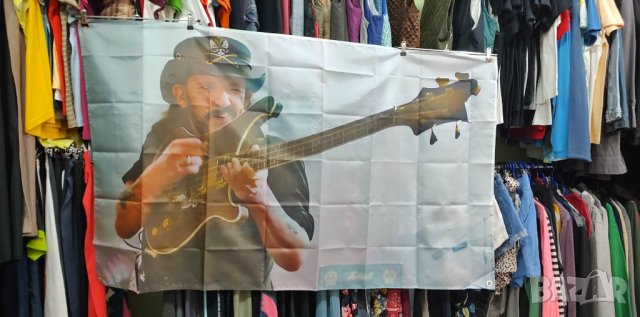 Lemmy  стреля с неговия Rickenbacker бас-голям интериорен транспарант, снимка 1