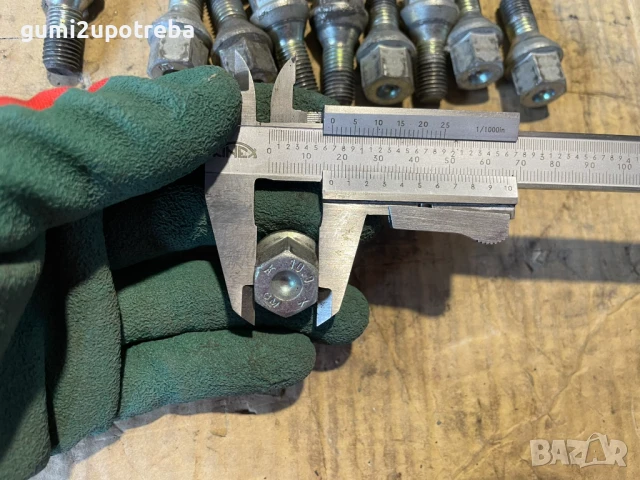 Продавам Болтове за Джанти Suzuki SX4 S-Cross М12х1.50х17 Оригинал, снимка 2 - Аксесоари и консумативи - 50963495