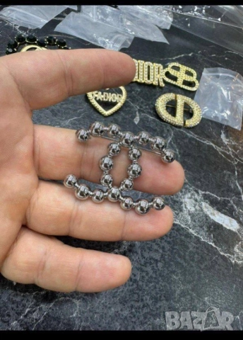 брошки christian dior ysl saint laurent , снимка 3 - Други - 51980328