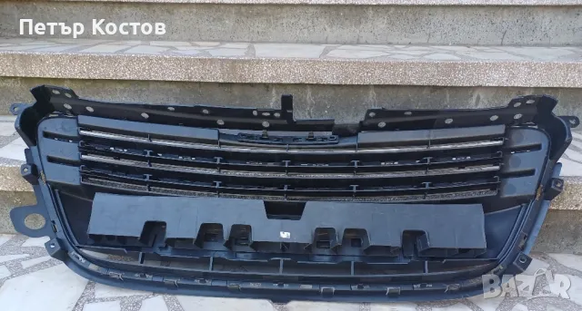 Предна решетка в бронята Пежо 508, снимка 4 - Части - 50261492