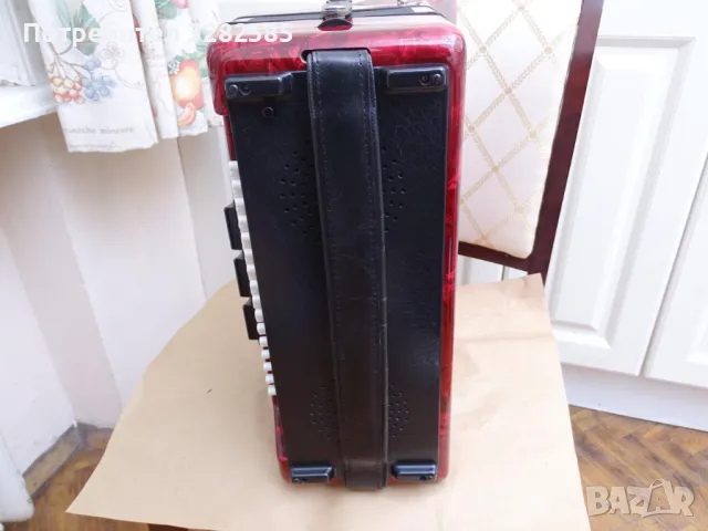 Акордеон Велтмайстер Метеор 80 баса, снимка 5 - Акордеони - 48589317