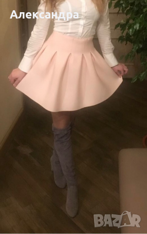 Нежно розова пола