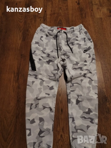 Nike Men's Tech Fleece Camo Joggers - страхотно мъжко долнище С, снимка 9 - Спортни дрехи, екипи - 52724797