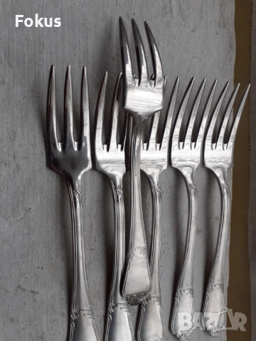 Комплект луксозни маркови посребрени вилици Guy Degrenne, снимка 3 - Антикварни и старинни предмети - 53295602