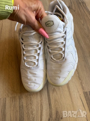 Оригинални маратонки Air Max Plus Triple White ! 40 н, снимка 7 - Маратонки - 36659966
