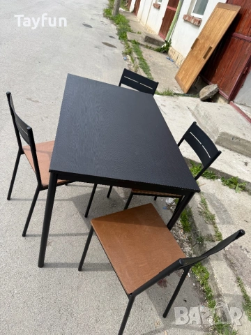 Модерен комплект маса с 4 стола – индустриален стил / ново състояние