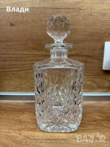 Стъклен декантер за алкохол