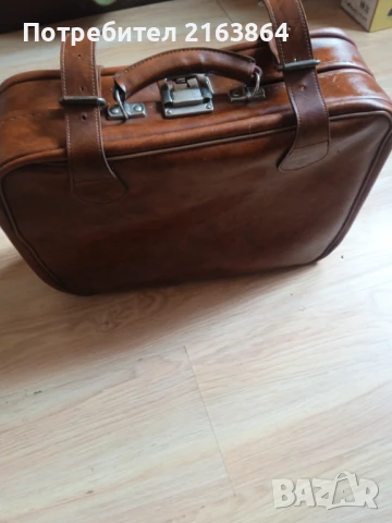 Стар кожен куфар