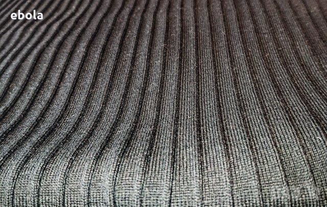 Оригинален шал Bally, снимка 7 - Шалове - 30783369