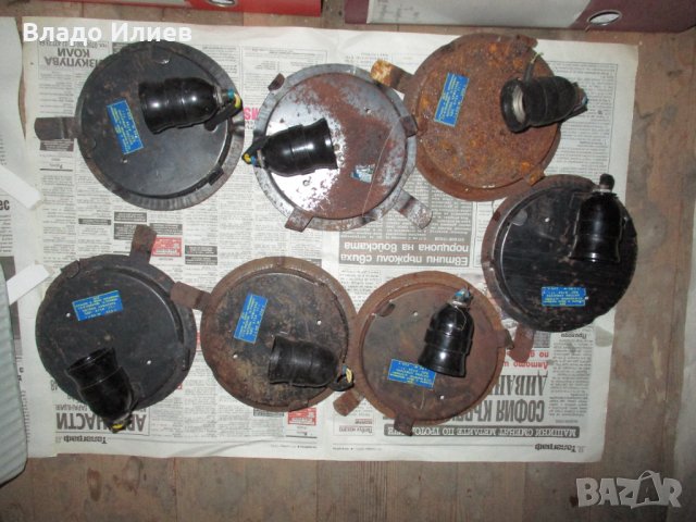 Полилеи, абажури, плафони и водонепроницаема лампа –всички винтидж ,работещи  и добре запазени, снимка 14 - Полилеи - 33861044