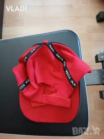 Шапка Ney York червена, снимка 2 - Шапки - 50303183