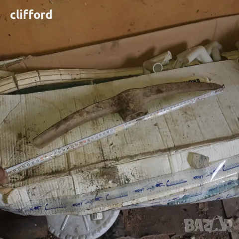 Продавам стара кирка