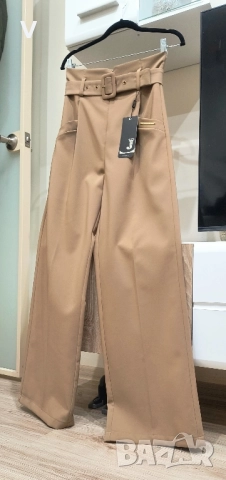 Дрехи Junona Юнона бежов кроп топ бюстие палто лачено яке кожен панталон , снимка 13 - Корсети, бюстиета, топове - 52467701