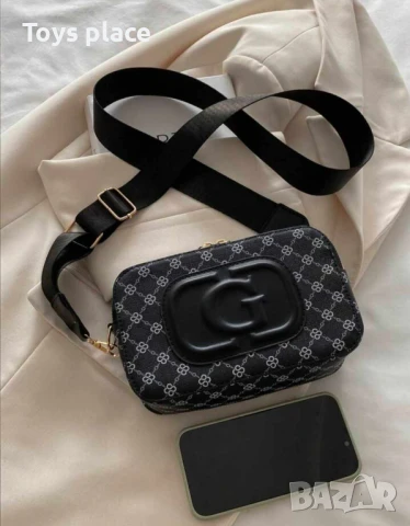 Дамска чанта Guess, снимка 5 - Чанти - 50683263