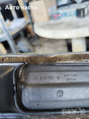 VW Golf Mk4 Централна решетка на вентилационния отвор за таблото 1J0819734 ASR , снимка 2 - Части - 50807450