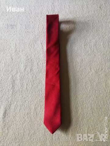 Вратовръзка сатен червена - само по телефон!