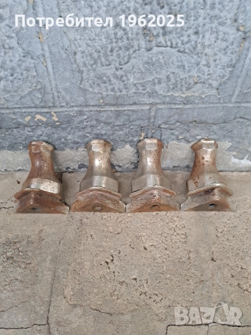 Комплект Соц Стари Чугунени Крака От Стара Печка.