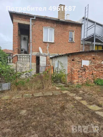 Двуетажна къща с двор в с.Момина Църква, снимка 4 - Къщи - 56246409