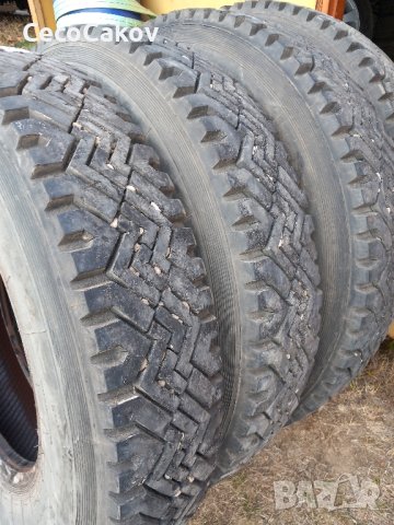 гуми 10х22.5, снимка 1
