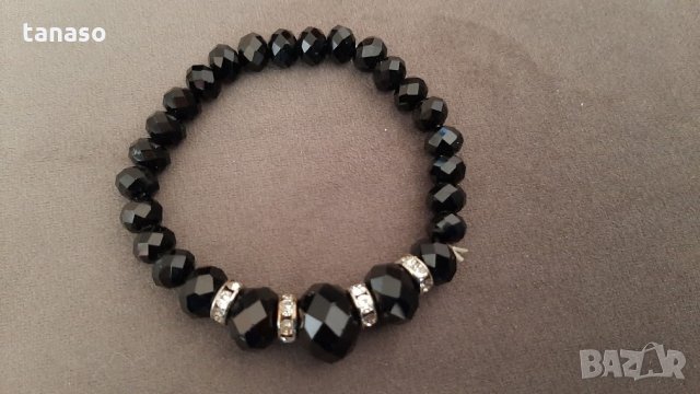 Гривна ластична с черни кварцови мъниста