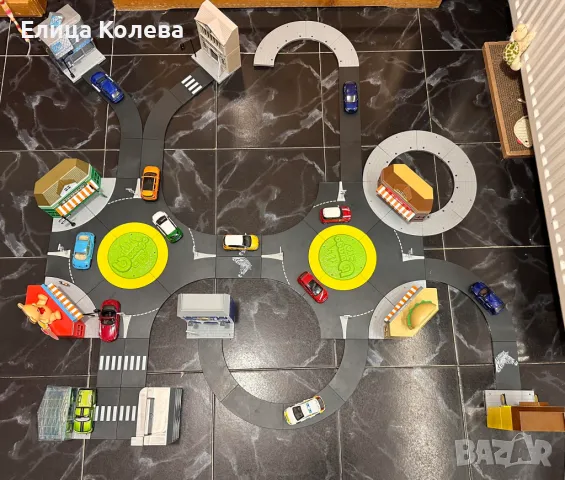 Street Bburago City пълен комплект сгради и коли с добавени две кръгови , снимка 4 - Коли, камиони, мотори, писти - 48177102