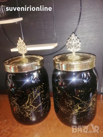 Двойка стъклени буркани, снимка 2 - Аксесоари за кухня - 39175910