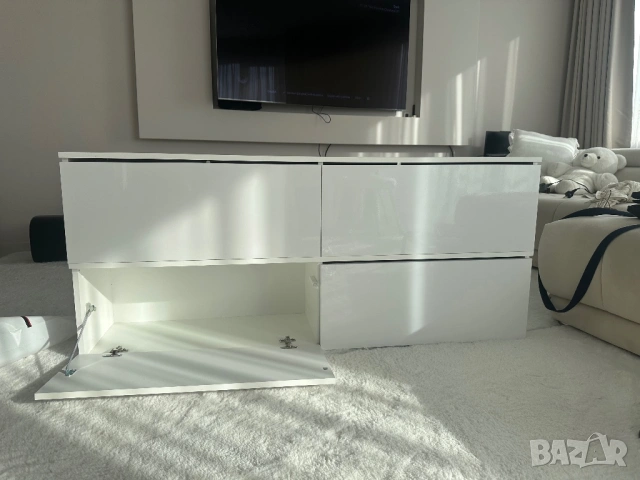 Тв шкаф , бял с бял лак, с пуш бутон, снимка 3 - Шкафове - 54225360