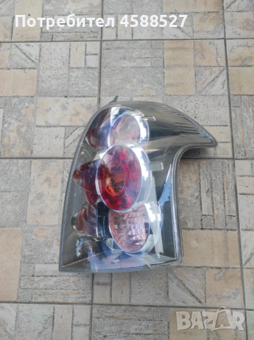 Десен стоп за Тойота Корола Версо 2004-2007 Toyota Corolla verso, снимка 2 - Части - 52000667