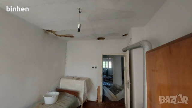 Къща 2 етажа с.Миланово(Лакатник), снимка 4 - Къщи - 51312262