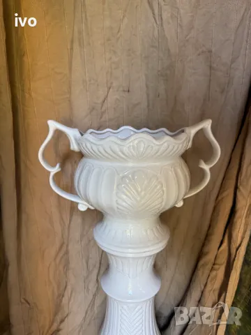 Порцеланова кашпа с колона, снимка 3 - Декорация за дома - 50107033