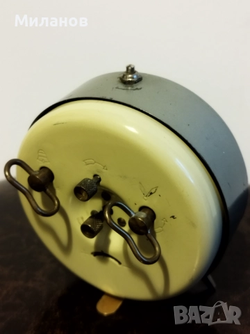 Стар механичен будилник, настолен часовникн часовник, снимка 6 - Антикварни и старинни предмети - 51993957