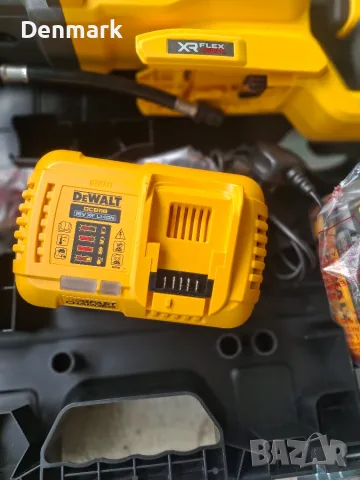 Диамантено-пробивна бормашина DeWALT, снимка 4 - Диамантени и режещи инструменти - 56184309