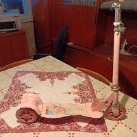 Детска тротинетка - розова сгъваема метална със спирачка и звънче, снимка 1 - Ролери, кънки - 38903667