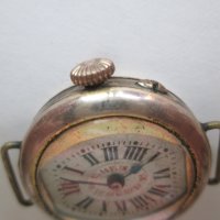 Стар ръчен часовник с позлата , монограм, снимка 3 - Антикварни и старинни предмети - 37919619