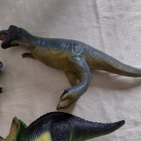 Два големи гумени динозавъра 2003 toy major trading company, снимка 7 - Други - 35021955