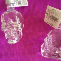 Стъклени шишета “ череп”, снимка 1 - Други - 38005556