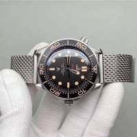Мъжки часовник OMEGA Seamaster Diver 300M 007 Edition с автоматичен механизъм, снимка 2 - Мъжки - 37223692
