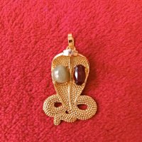 висулка кобра, снимка 1 - Колиета, медальони, синджири - 35362550