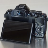 Olimpus  OM-D E-M5+ батериен грип, снимка 6 - Фотоапарати - 42423905