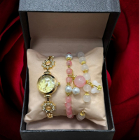Луксозен дамски комплект часовник с камъни цирконии и 2 броя гривни с естествени камъни в бяло и роз, снимка 2 - Бижутерийни комплекти - 44749998