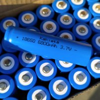 Акумулаторна батерия 4.2 V и  3.7 V 18650, 6800 mAh и зарядно за тях, снимка 1 - Друга електроника - 9894485