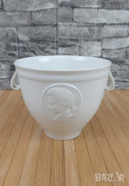 Кашпа - W.A. Mozart, KPM Berlin, снимка 1