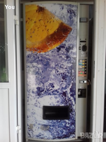 Автомат за безалкохолни напитки и бири Vendo Selecta, снимка 1