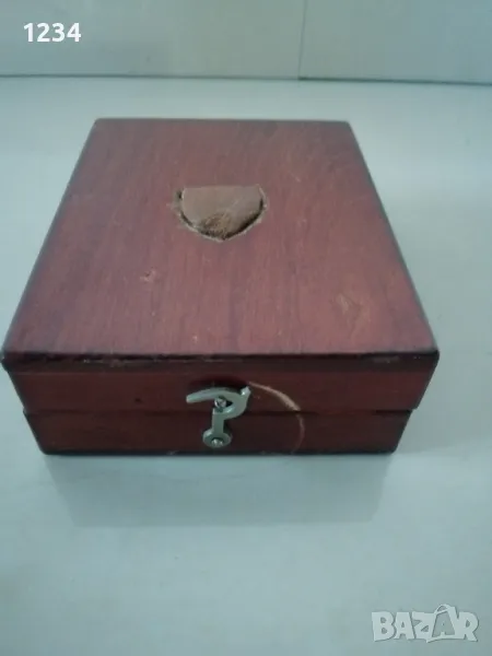 Дървена кутия 13 х 10 h 4.5 см. , снимка 1