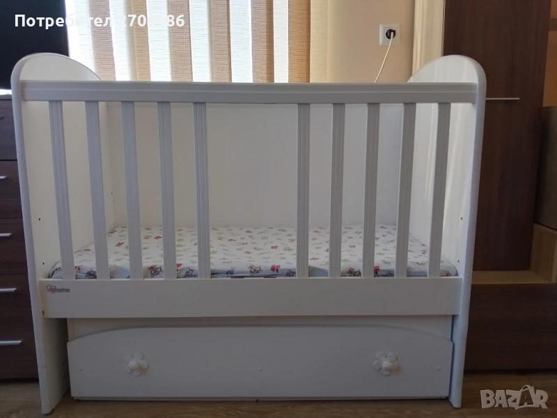 Две детски дървени кошари с матраци 120х60 см. в много добро състояние - 180 лева за брой, снимка 1