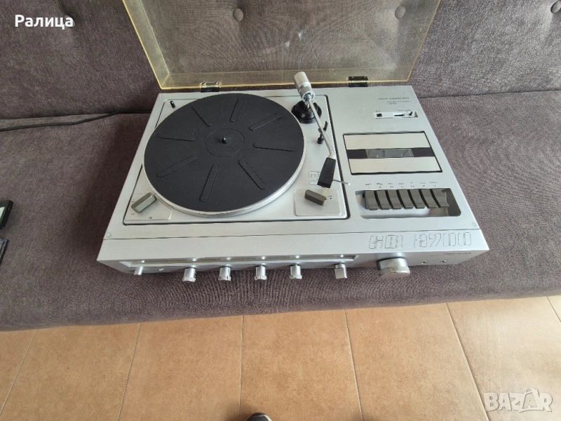 Комбинирана музикална уредба Toshiba SM-2700: грамофон + AM/FM радио + касетофон + усилвател, снимка 1