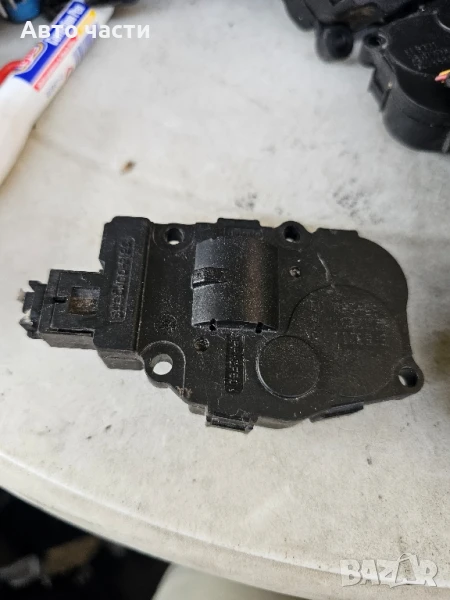 Моторче клапа парно 410474650 за BMW 3 седан (E90) 320 d (2005 - 2011), снимка 1